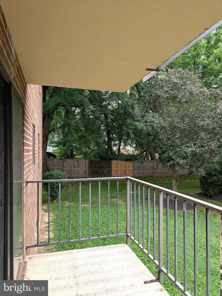 822-A Putnam Blvd - Photo 3 of 19
