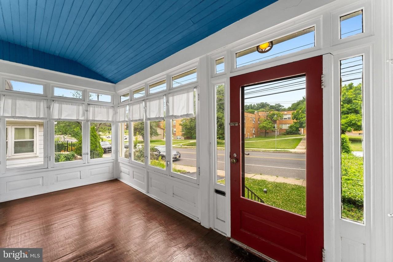 809 Ardmore Ave - Photo 4 of 32