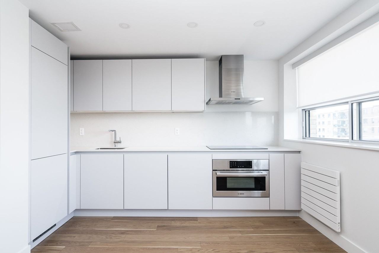 365 Eglinton Avenue East - Photo 2 of 12
