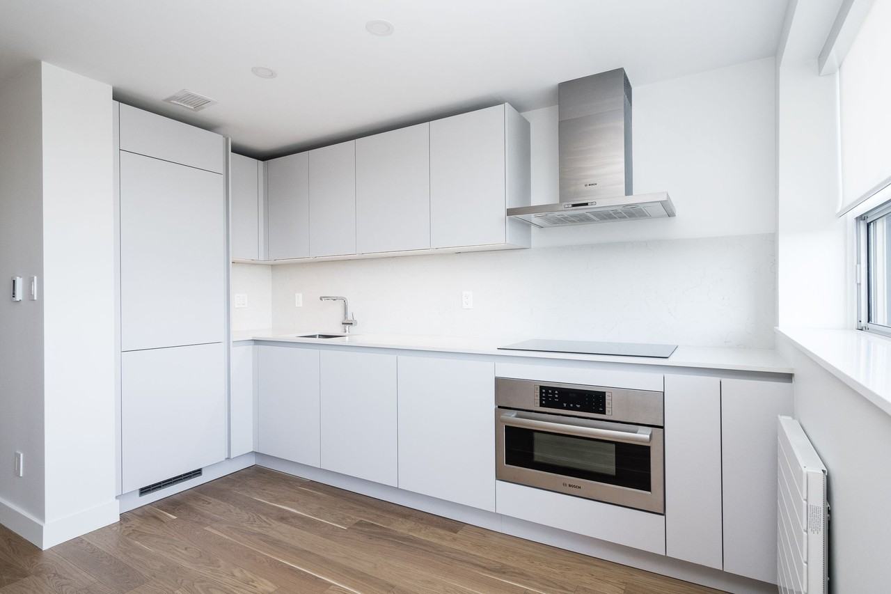 365 Eglinton Avenue East - Photo 3 of 12