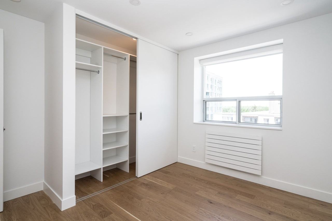 365 Eglinton Avenue East - Photo 6 of 12