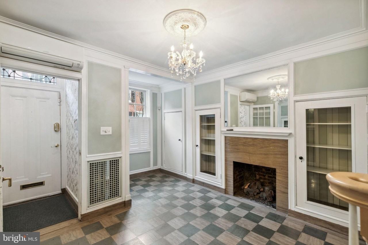 423 S Carlisle St - Photo 4 of 33
