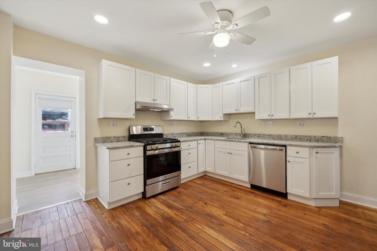 467 Ripka St - Photo 2 of 15