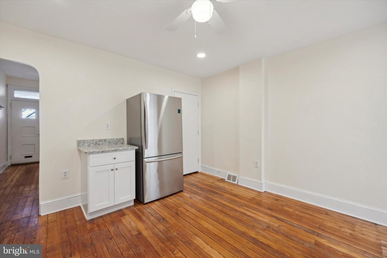 467 Ripka St - Photo 3 of 15