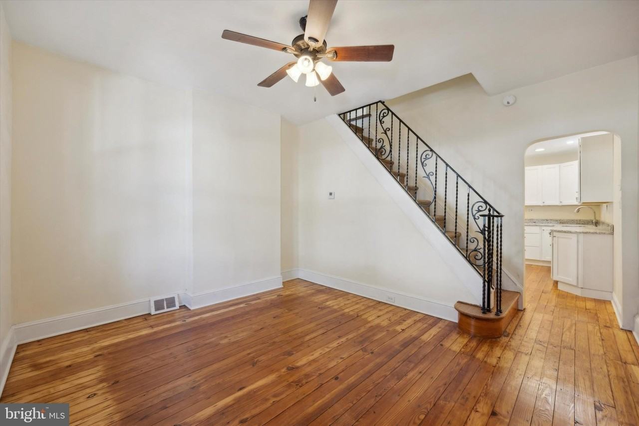 467 Ripka St - Photo 4 of 15