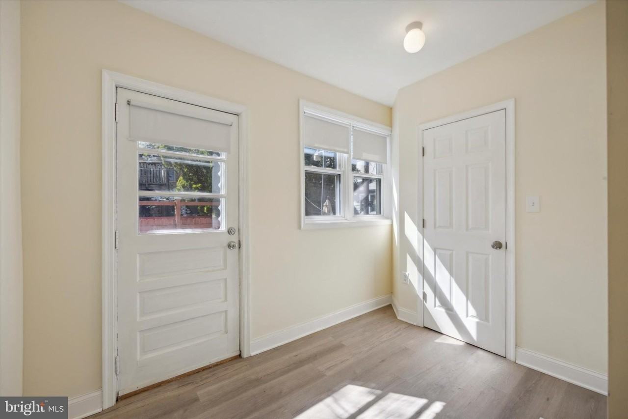 467 Ripka St - Photo 6 of 15