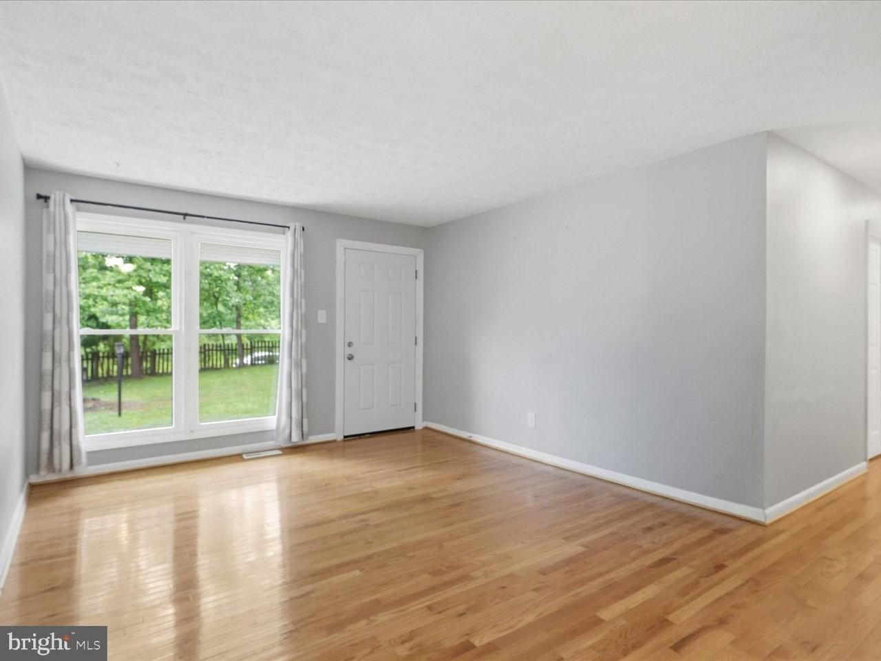 6330 Airlie Rd - Photo 6 of 26