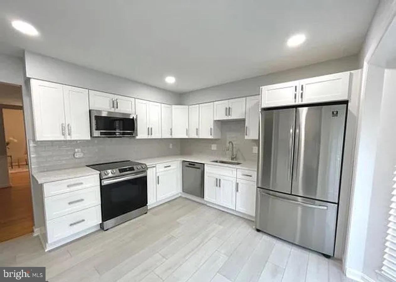 6633 Mclean Ct - Photo 4 of 32