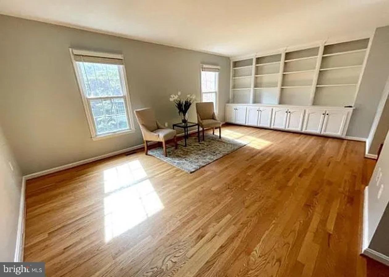 6633 Mclean Ct - Photo 5 of 32