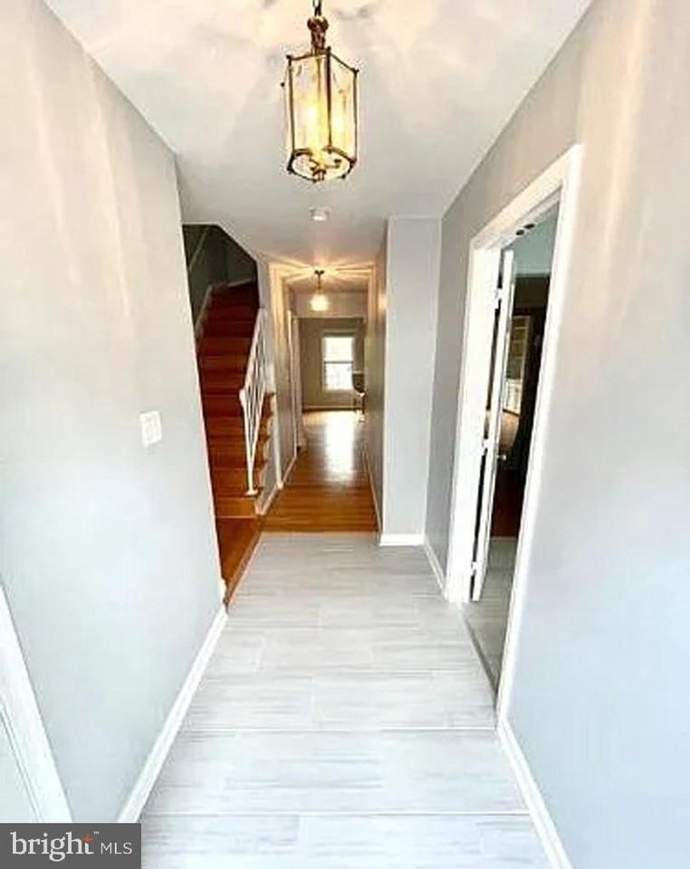 6633 Mclean Ct - Photo 7 of 32