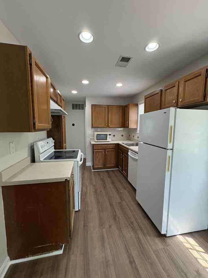 4305 Pleasant Valley Rd - Photo 5 of 23