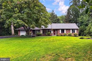 featured image of 7614 Woodridge Cir