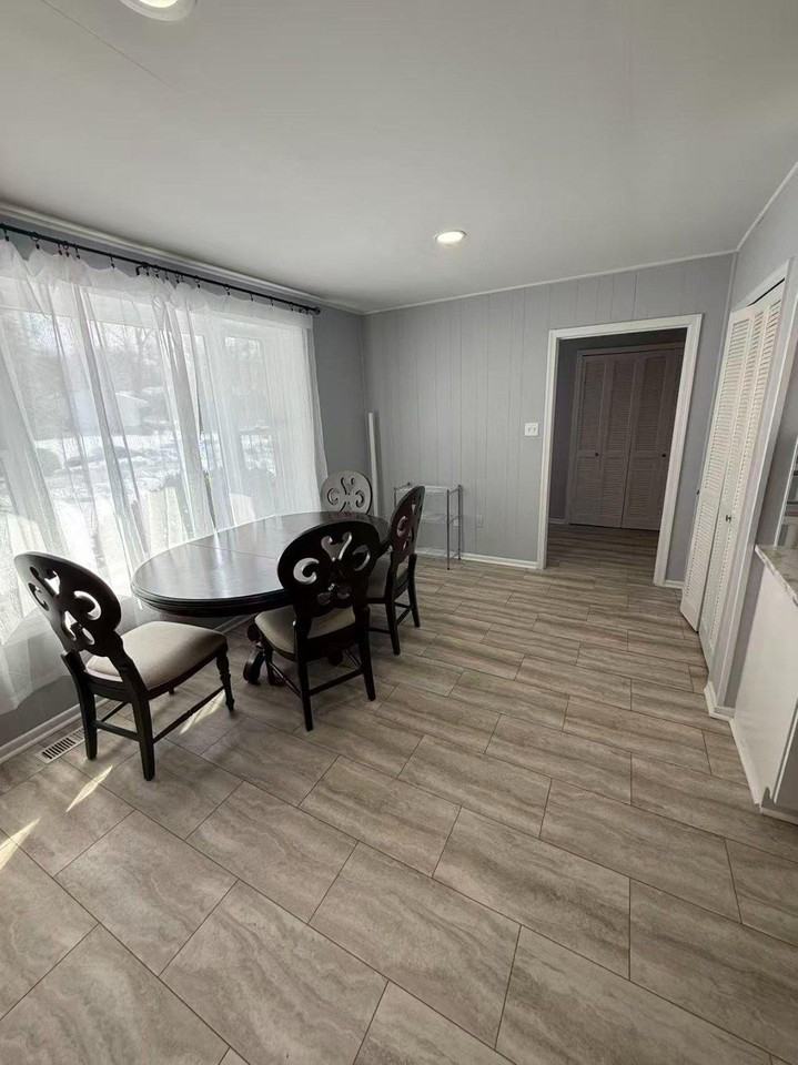 1716 Pine Valley Dr - Photo 5 of 18