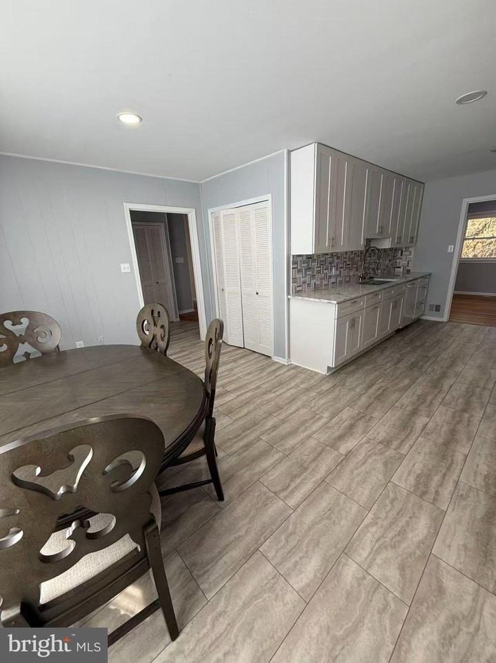 1716 Pine Valley Dr - Photo 7 of 18