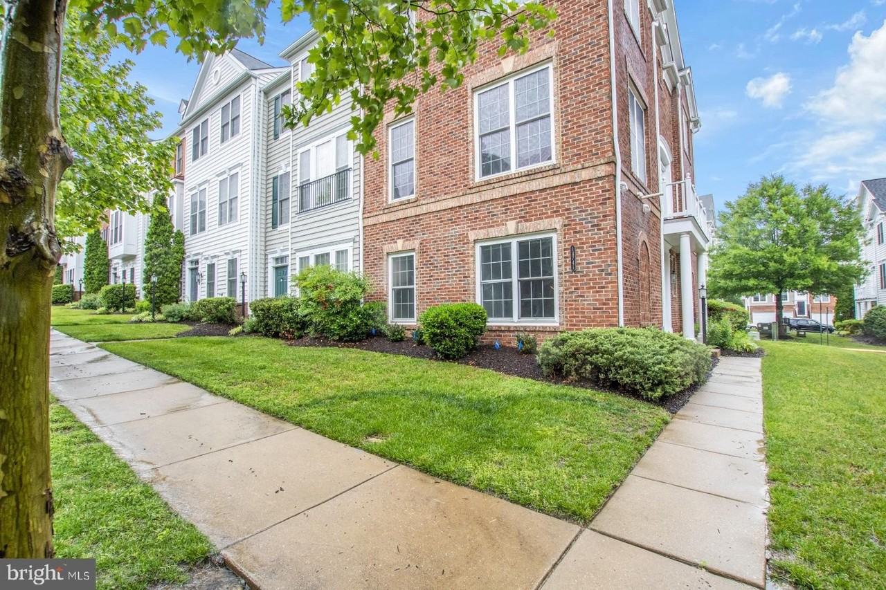 14741 Potomac Branch Dr - Photo 2 of 43