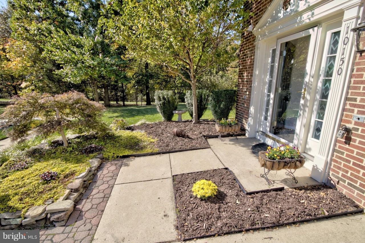 10150 Elgin Way - Photo 2 of 31