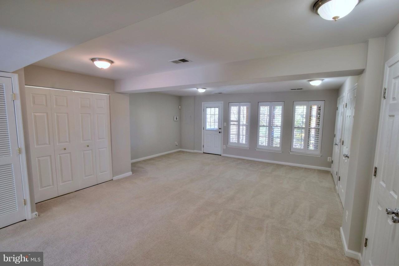 10150 Elgin Way - Photo 4 of 31