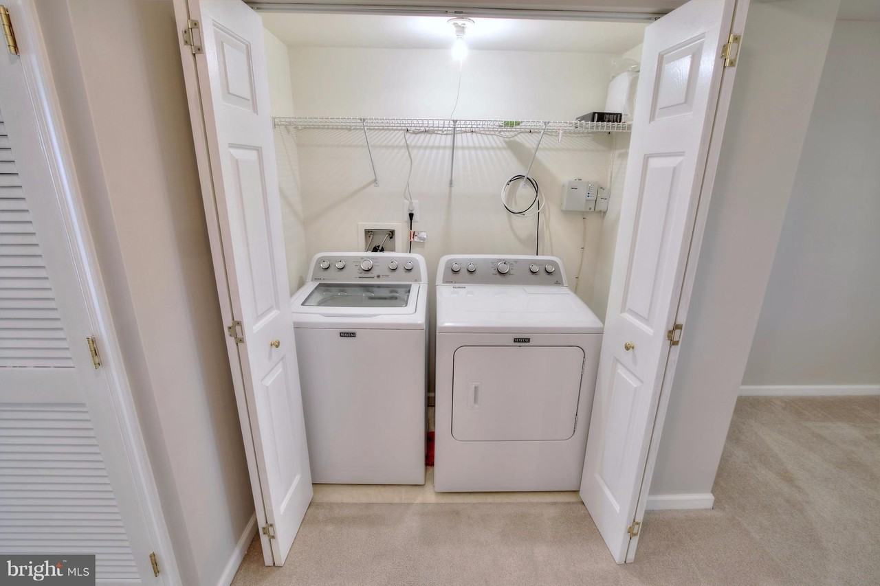 10150 Elgin Way - Photo 5 of 31