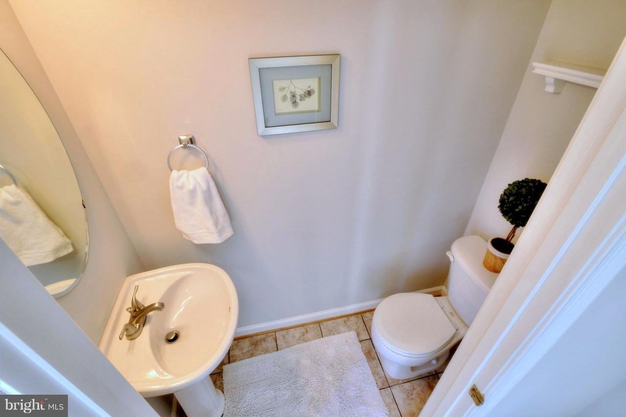 10150 Elgin Way - Photo 6 of 31