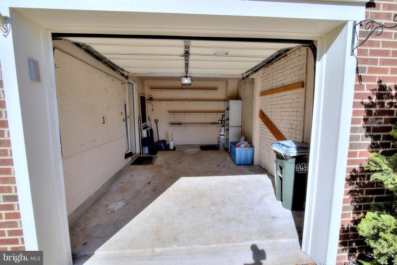 10150 Elgin Way - Photo 7 of 31