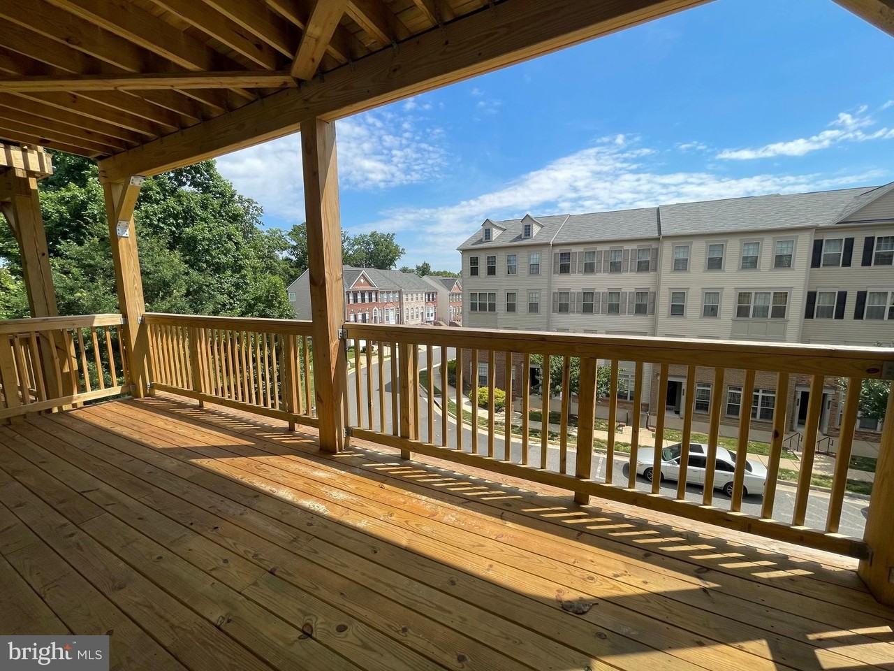 14837 Cloverdale Rd - Photo 4 of 24