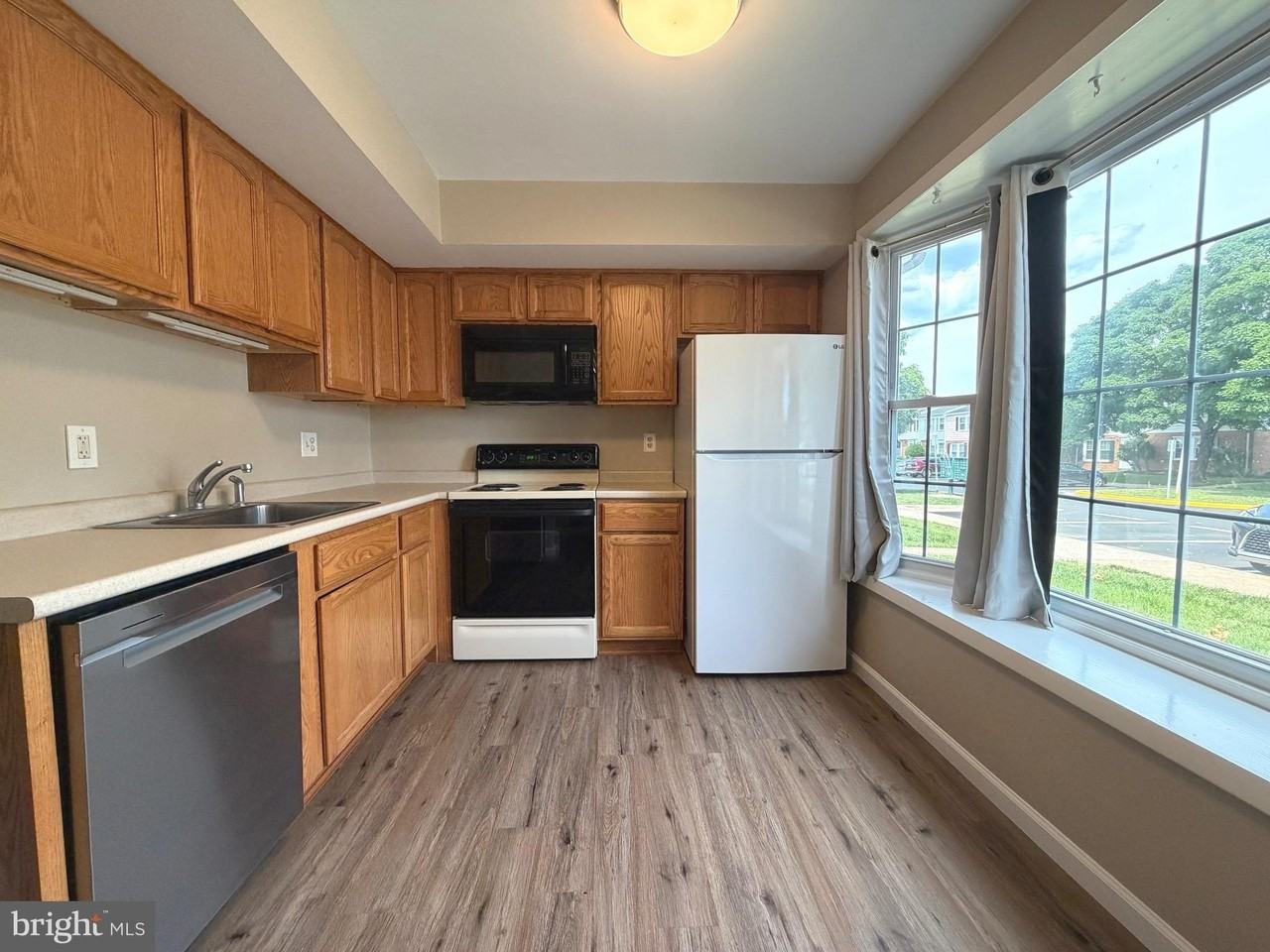8854 Cherry Oak Ct - Photo 2 of 13