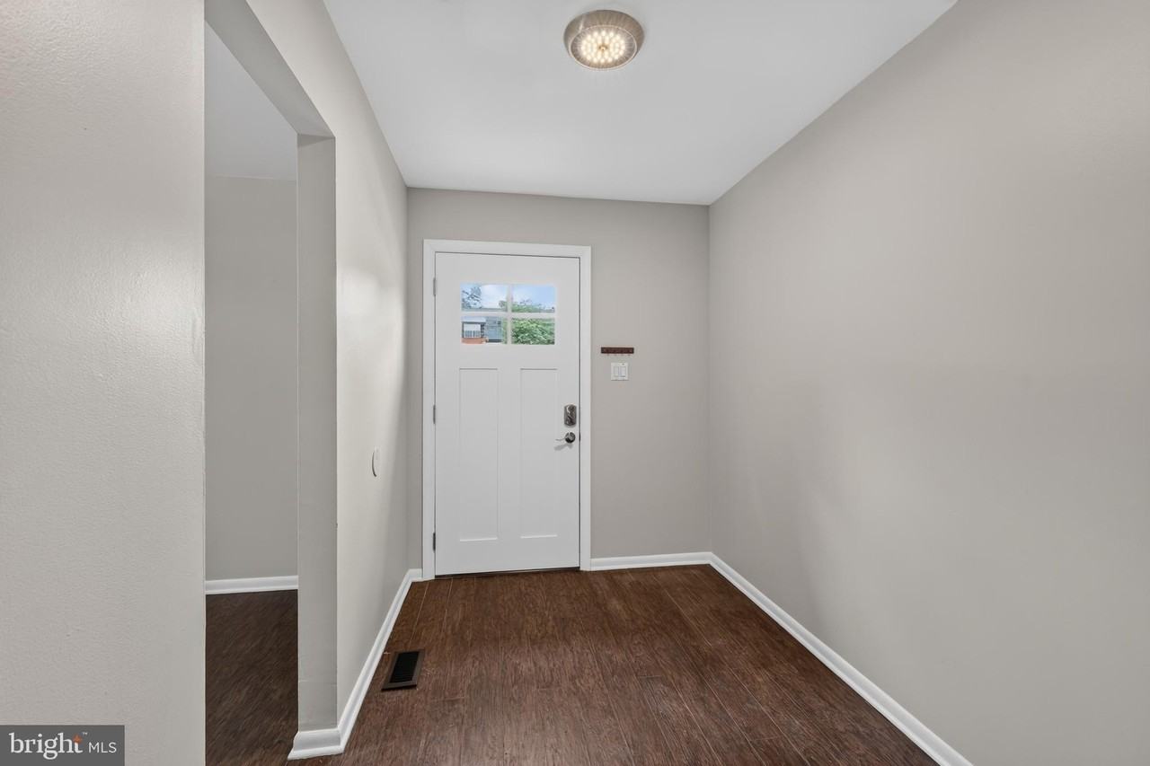15063 Cherrydale Dr - Photo 2 of 36