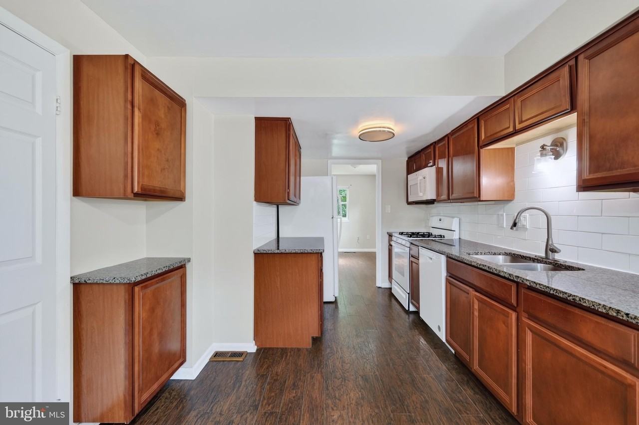 15063 Cherrydale Dr - Photo 6 of 36