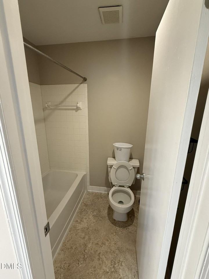 109 Scott Ln #109 - Photo 7 of 10