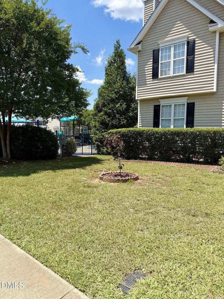 208 Texanna Way - Photo 2 of 8