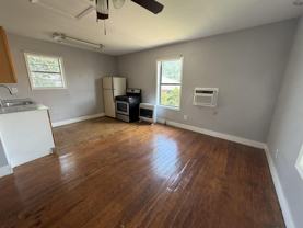 1604 Harrison St - Photo 1 of 1