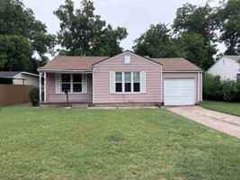 featured image of 2405 Inglewood Dr