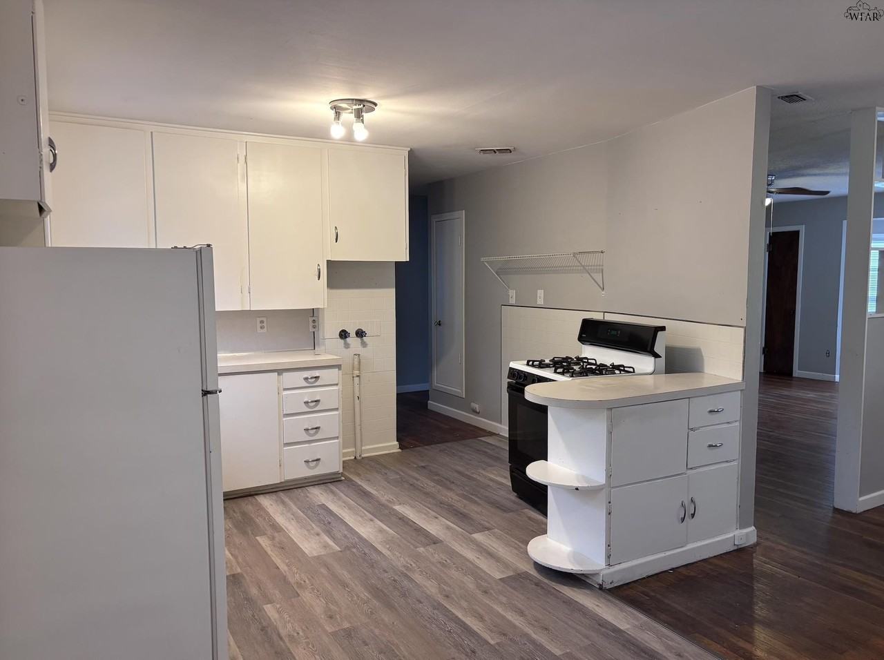 3214 Cheryl St - Photo 2 of 13