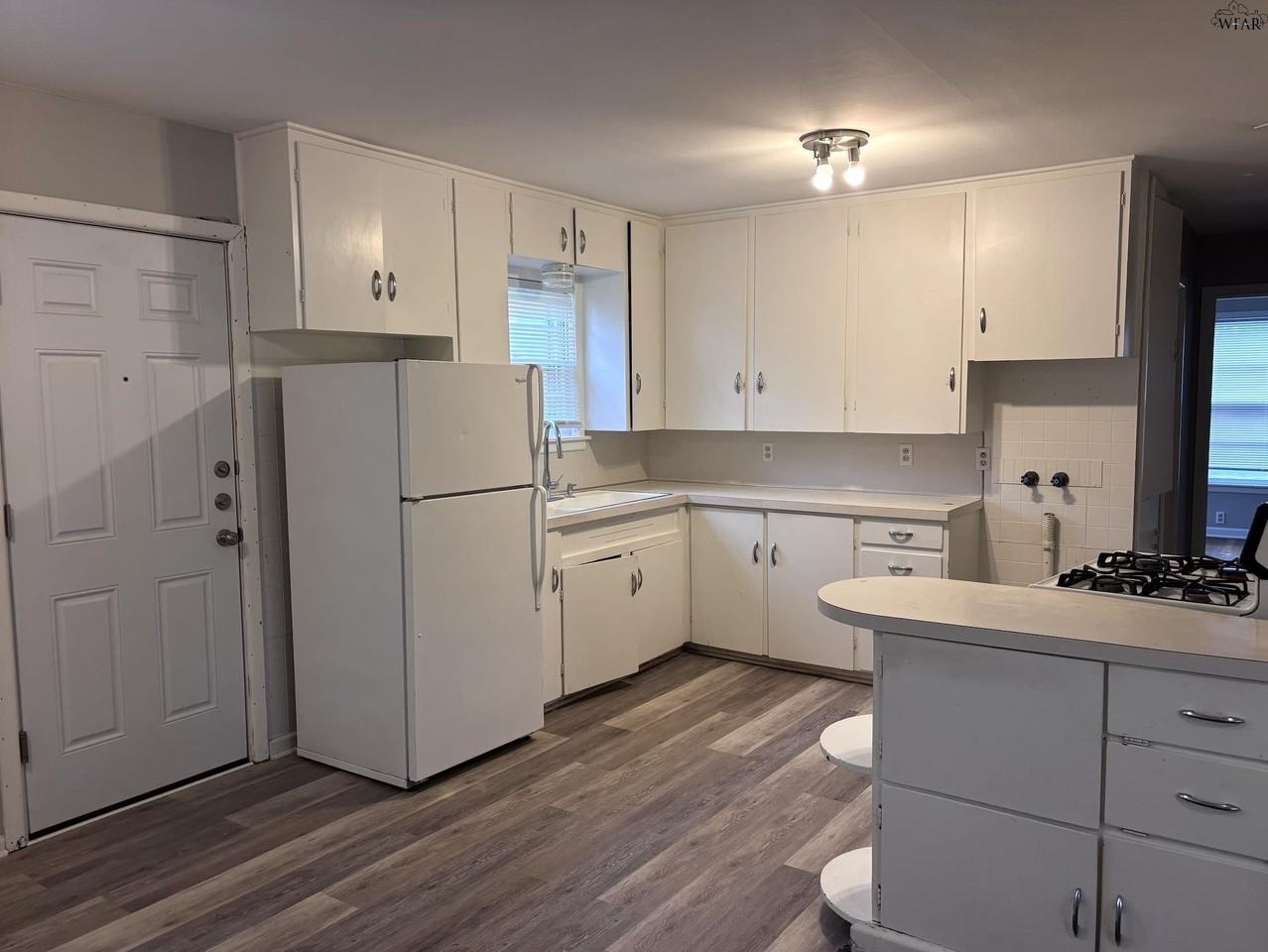 3214 Cheryl St - Photo 4 of 13
