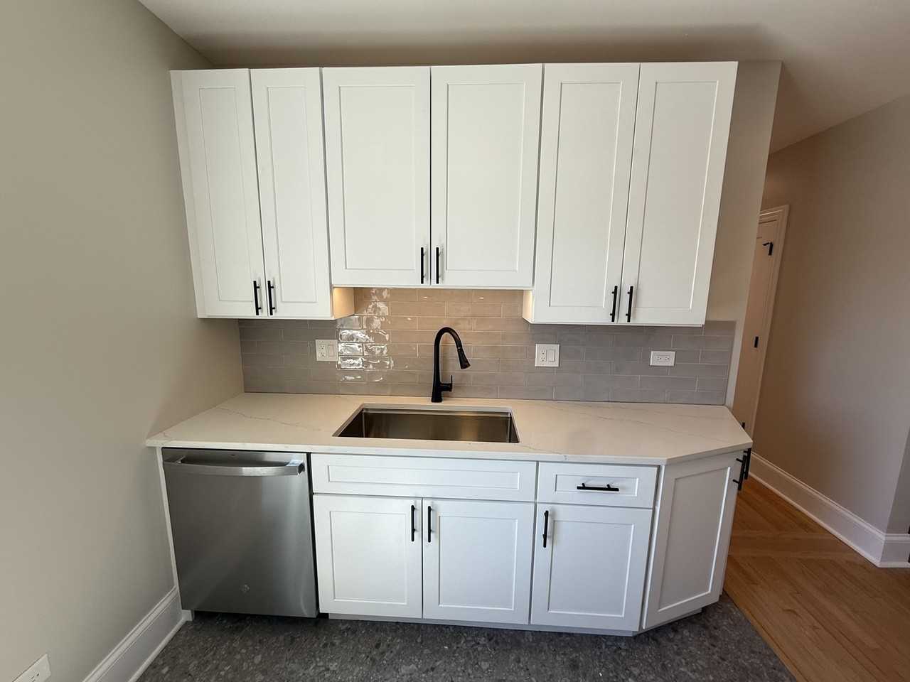 6416 N Richmond St ##1b - Photo 5 of 10