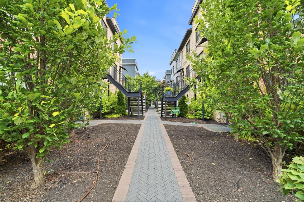 84 Normandy Ave - Photo 5 of 32