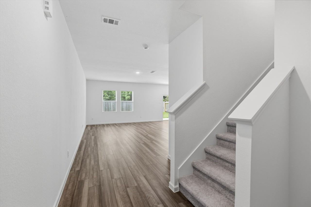 15052 Ronan Dr - Photo 4 of 25
