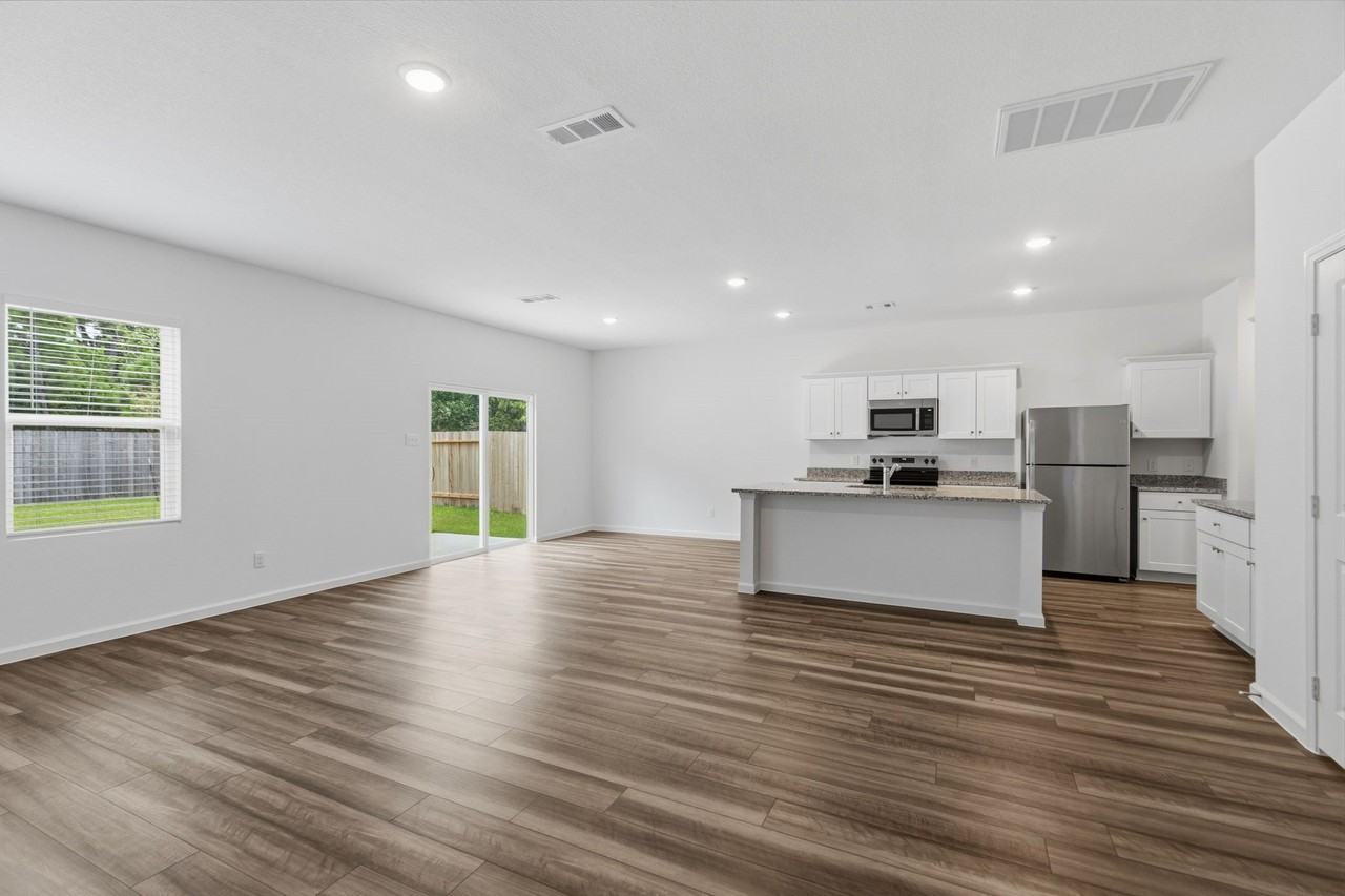 15052 Ronan Dr - Photo 6 of 25