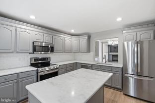 12087 Edgemere Cir - Photo 1 of 1