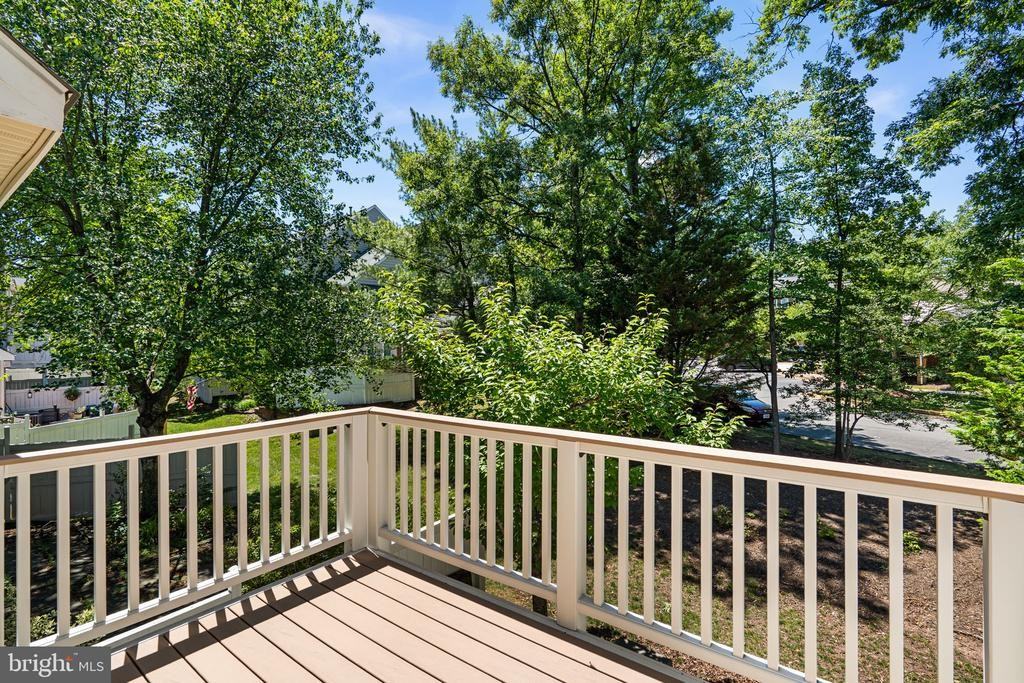 12087 Edgemere Cir - Photo 4 of 34