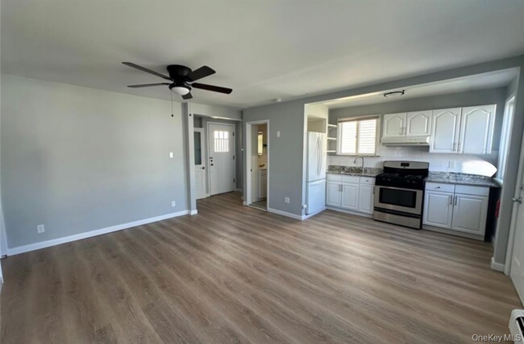 527 W Market St - Photo 2 of 19