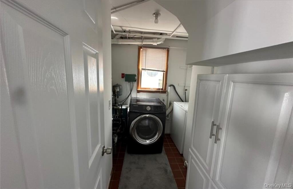 527 W Market St - Photo 6 of 19