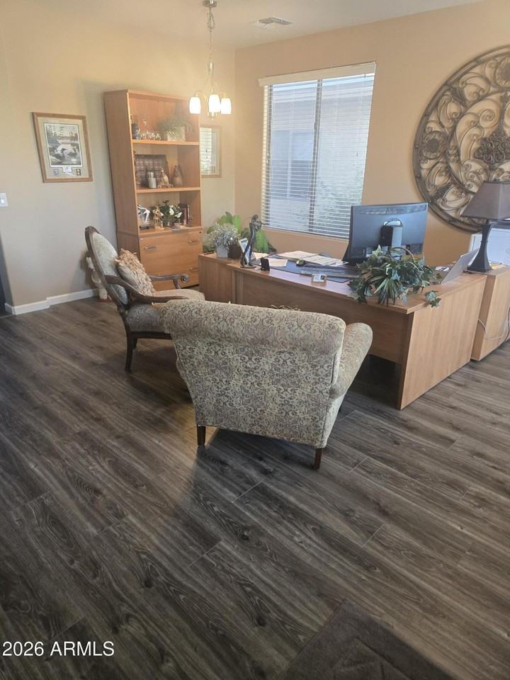 1184 W Desert Hollow Dr - Photo 4 of 17