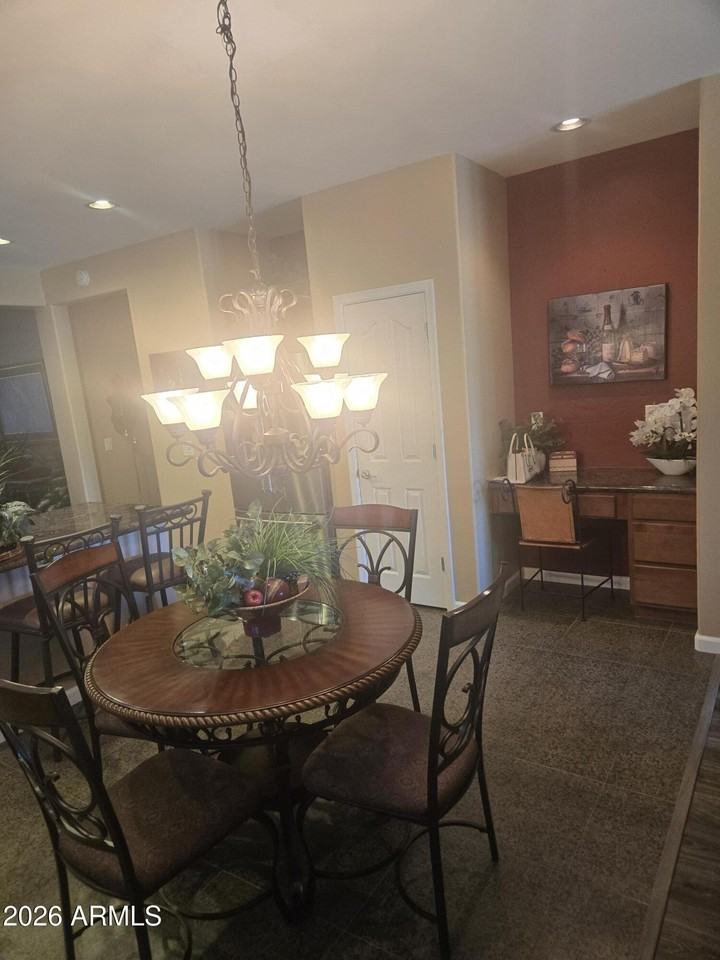 1184 W Desert Hollow Dr - Photo 6 of 17