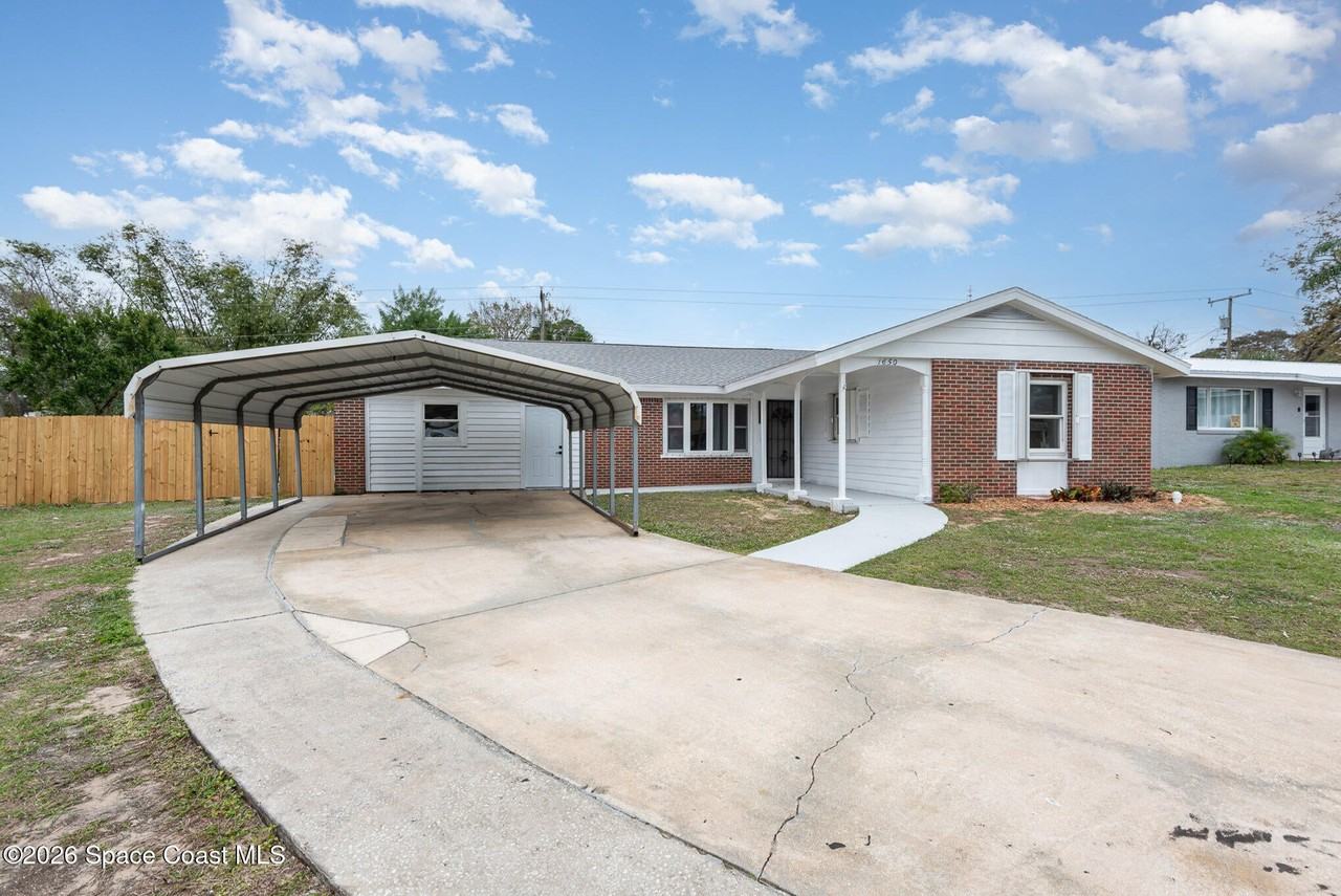 1650 Leach Cir - Photo 2 of 32