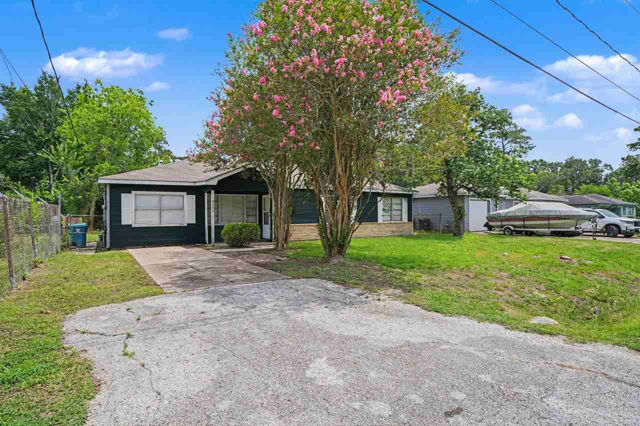 8433 Woodlyn Rd