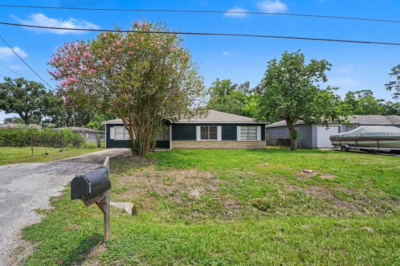 8433 Woodlyn Rd - Photo 2 of 19