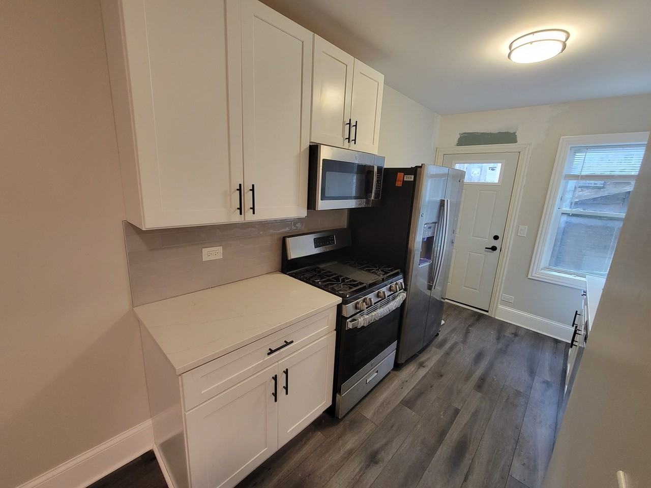 6430 N Richmond St ##2w - Photo 7 of 20