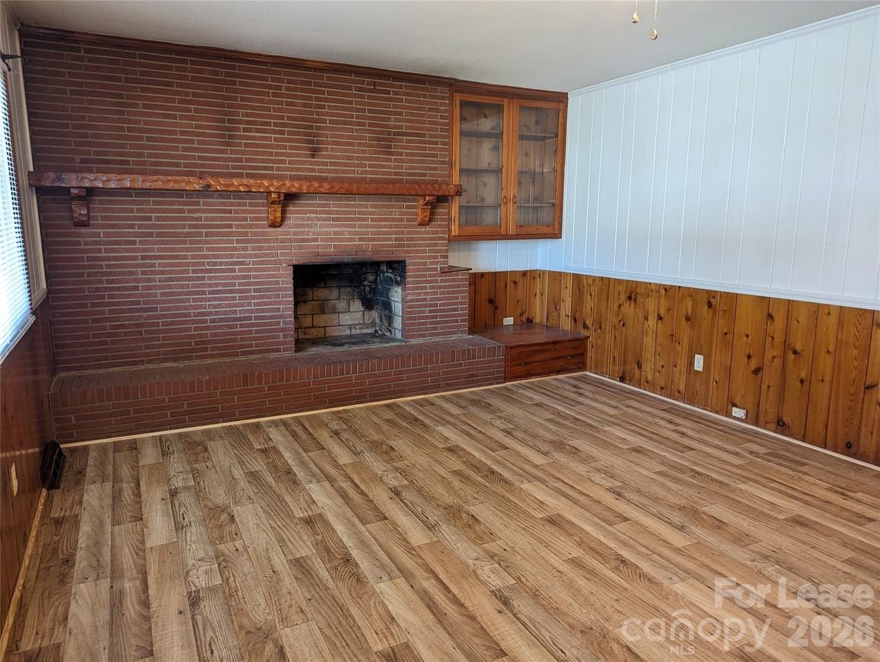 2038 Dale Ave - Photo 2 of 16