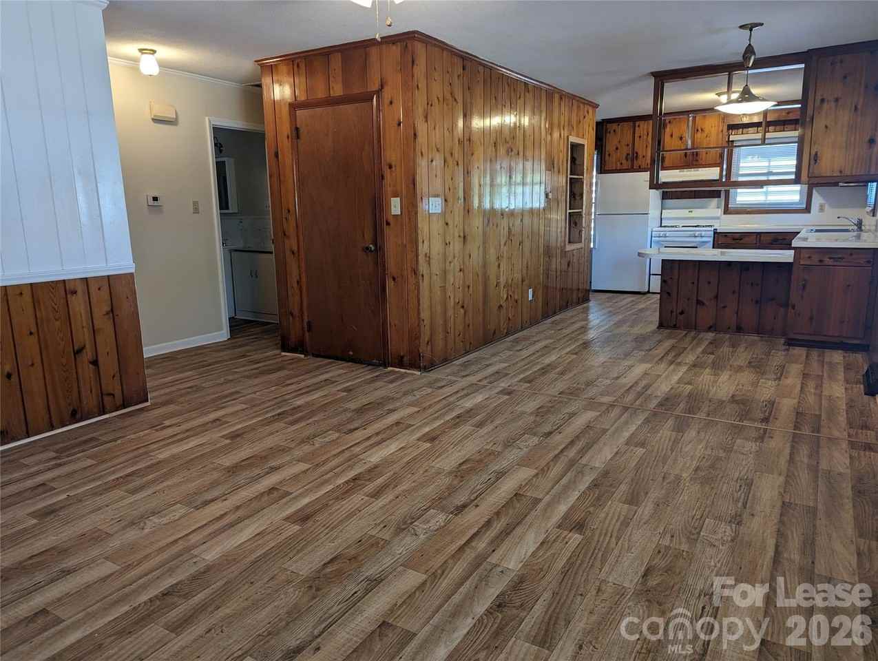 2038 Dale Ave - Photo 3 of 16